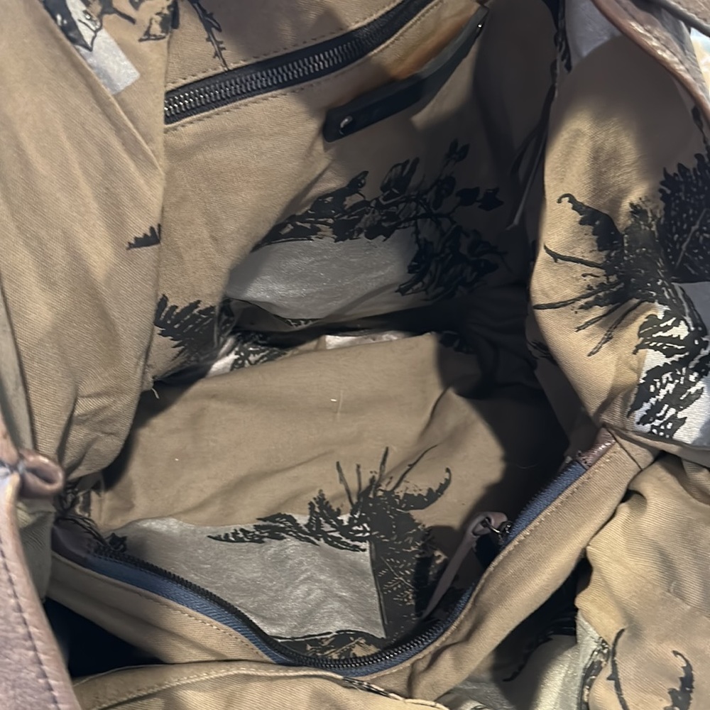 Extra large hobo style bag by Cynthia Vincent! - Picture 7 of 16